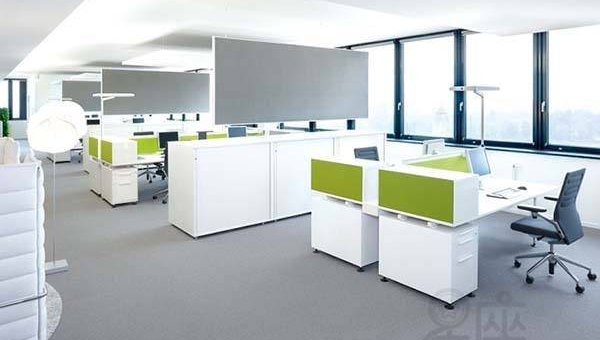 办公室座位后方有同事座位风水如何