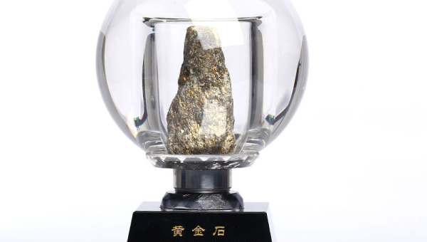 家里放水晶摆件风水好吗