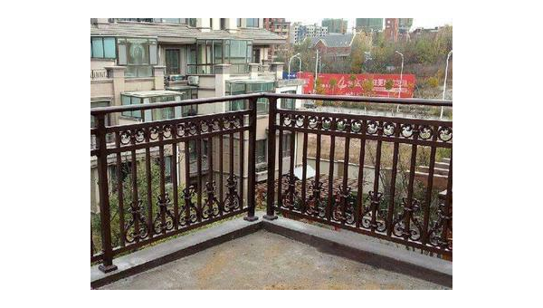 阳台栏杆挂鸟笼风水好吗