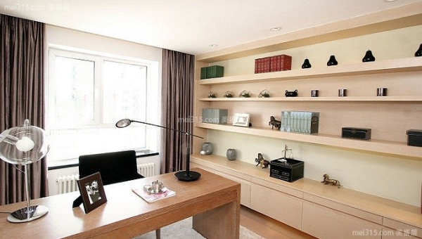 书房书桌靠窗风水好吗