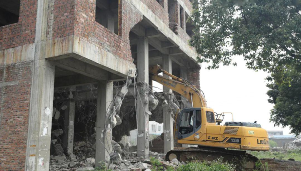 住宅东北方有个废弃工厂风水好不好